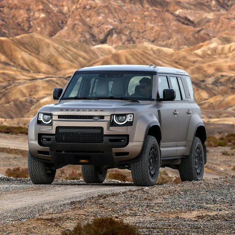 З яких компонентів складаються автомобілі Land Rover?